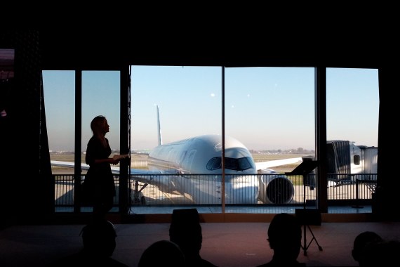 Airbus A350 Delivery Ceremony Flugzeug am Gate Aig