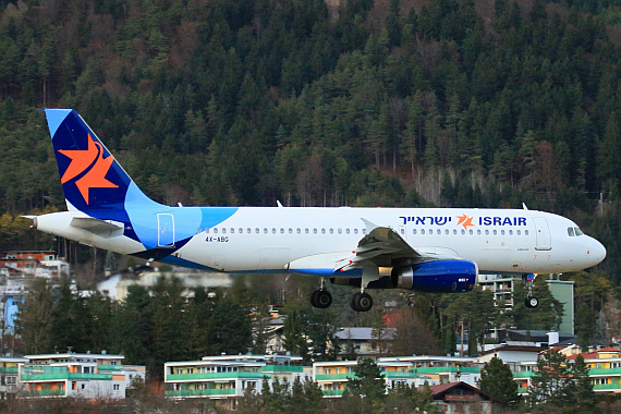 LOWI 16.01.15 Israir A320 4X-ABG landing rw 08 Foto Christian Schöpf