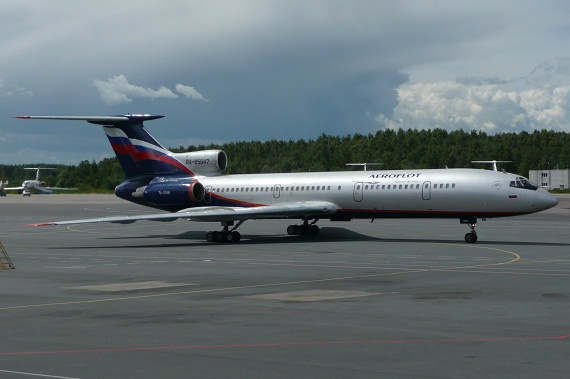 Eine Maschine der Aeroflot, im „Shuttle“- Dienst wurden bis zuletzt Tu-154M Maschinen eingesetzt, ehe sie von A320 ersetzt wurden. Heute sind selbst A330, B777 und B747 keine Seltenheit mehr auf der Strecke.