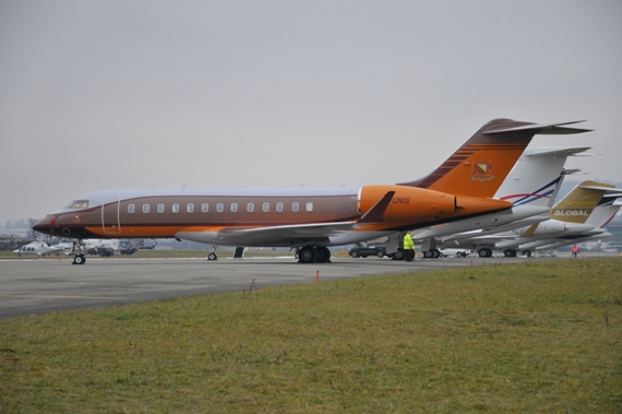 Private BD-700-1A10 Global Express, M-UNIS
