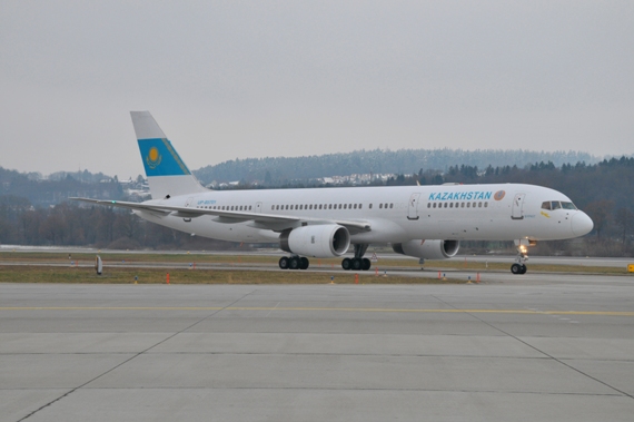 Der Prime Minister der Republik Kasachstan, Karim Massimov, traf mit der B757-2M6, UP-B5701in Zürich-Kloten ein