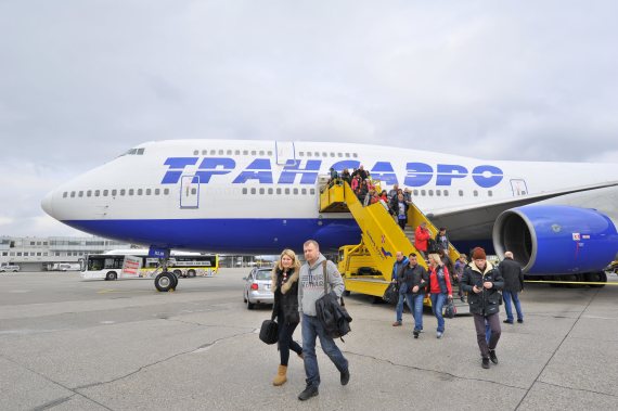 Transaero Boeing 747-400 EI-XLN Passagiere  Foto PA Austrian Wings Media Crew