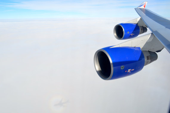 Während des Anflugs war der Schatten wegen der sehr hohen Wolkendecke dankenswerter Weise bereits sehr früh sichtbar. Während des Anflugs war der Schatten wegen der sehr hohen Wolkendecke dankenswerter Weise bereits sehr früh sichtbar.