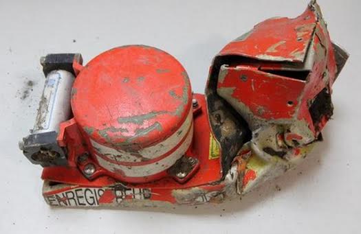 Die Untersuchungsbehörde BEA veröffentlichte dieses Foto des geborgenen Cockpit Voice Recorders. Die Untersuchungsbehörde BEA veröffentlichte dieses Foto des geborgenen Cockpit Voice Recorders.