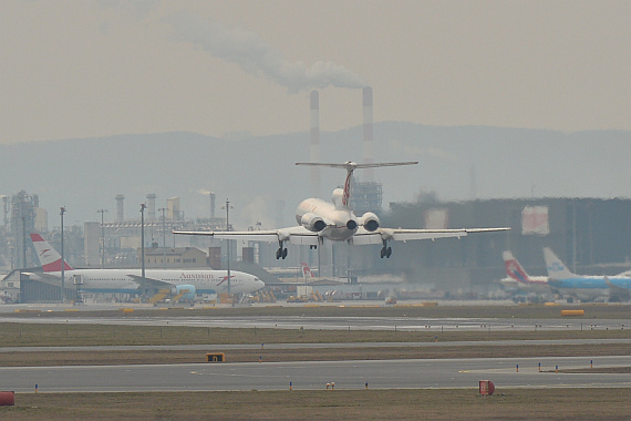 Tupolev Tu-154 Kirgistan EX-0001 Foto PA Austrian Wings Media Crew Landung in Wien Tupolev Tu-154 Kirgistan EX-0001 Foto PA Austrian Wings Media Crew Landung in Wien