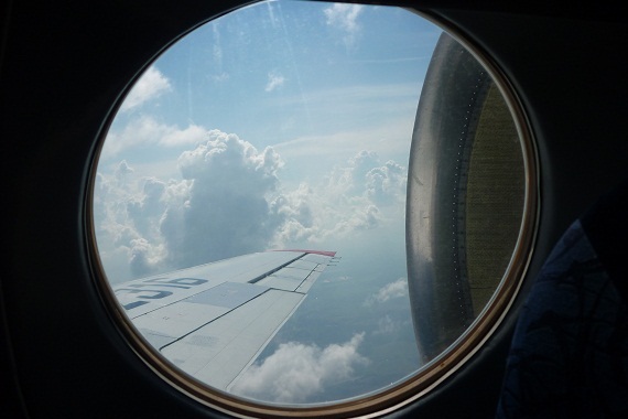 Im Flug zwischen den Wolken.