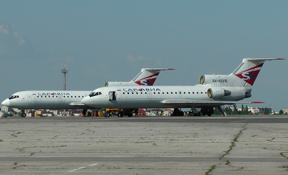 Line- Up zweier Yaks des Home Carriers. Nicht am Bild ist eine ehemals kasachische Yak-42, welche nun offensichtlich an der Wolga ihre Dienste verrichtet.