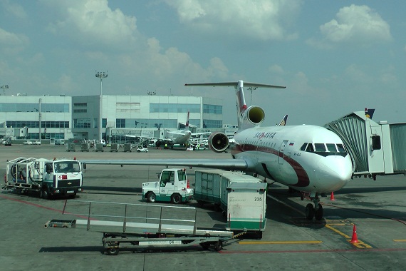 Die Yak wird entladen und für den Retourflug nach Saratov vorbereitet. Bleibt zu hoffen, dass man diesen Jet noch länger in der Luft bestaunen kann.