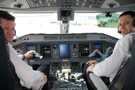 Embraer 190 Cockpit, Flight Deck - Foto: Austrian Wings Media Crew