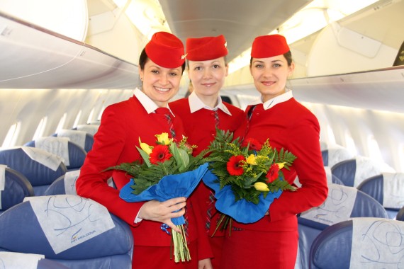 Air Moldova Flight Attendants - Foto: Austrian Wings Media Crew Air Moldova Flight Attendants - Foto: Austrian Wings Media Crew