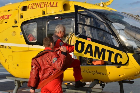 ÖAMTC Christophorus 2 Abschied Johann Paul Brunner Foto Huber Austrian Wings Media Crew_30