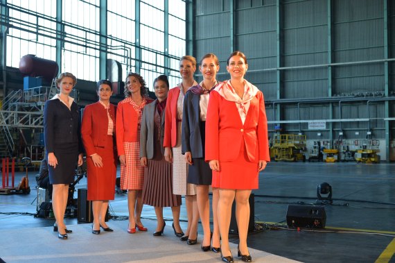 AUA Austrian Airlines historische Uniformen Foto Huber Austrian Wings Crew_3 AUA Austrian Airlines historische Uniformen Foto Huber Austrian Wings Crew_3