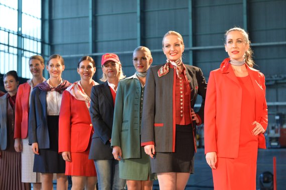 AUA Austrian Airlines historische Uniformen Foto Huber Austrian Wings Crew_5 AUA Austrian Airlines historische Uniformen Foto Huber Austrian Wings Crew_5