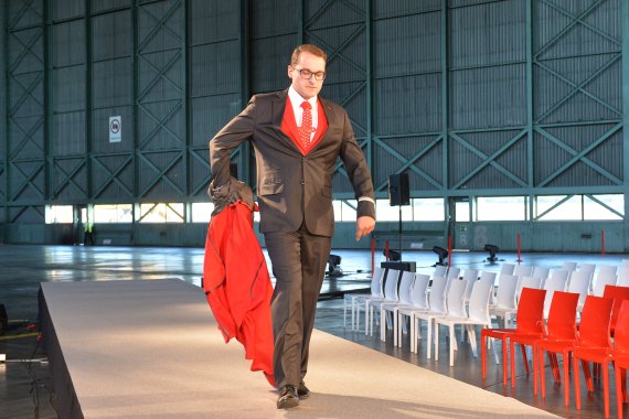 AUA Austrian Airlines neue Uniform Foto Huber Austrian Wings Crew