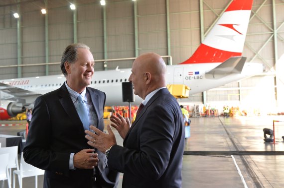 Noch-CEO Jaan Albrecht (links) mit seinem Nachfolger Kay Kratky Noch-CEO Jaan Albrecht (links) mit seinem Nachfolger Kay Kratky