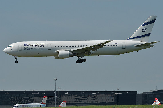 EL AL Boeing 767-300ER 4X-EAL Foto Huber Austrian Wings Media Crew_1