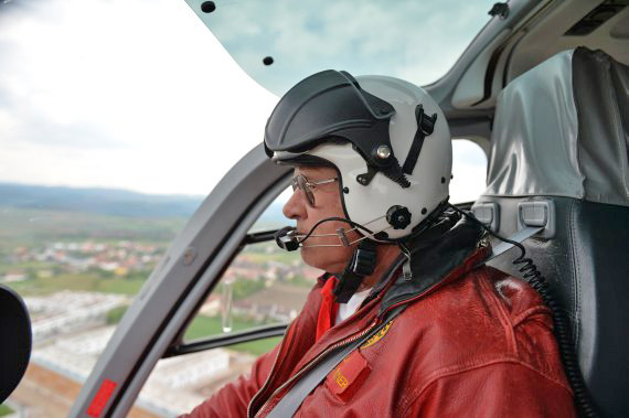 Brunner bei einem seiner letzten Flüge im Cockpit.