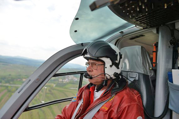 Johann-Paul Brunner ÖAMTC Notarzthubschrauber NAH Eurocopter EC 135 Christophorus 2 OE-XEG Foto Huber Austrian Wings Media Crew_2