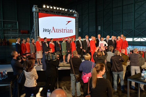 Titelbild_2_ AUA Austrian Airlines neue Uniform Foto Huber Austrian Wings Crew