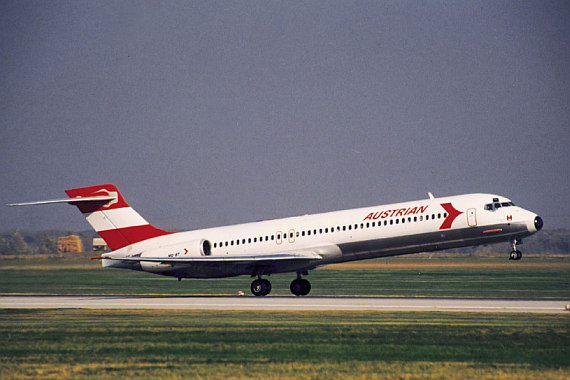 MD-87 bei der Landung.