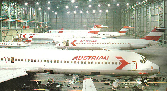 Mehrere DC-9 und MD-80 in der Wartung in Wien. Am linken Bildrand ist auch ein Metroliner der Austrian Air Service (AAS) zu erkennen.