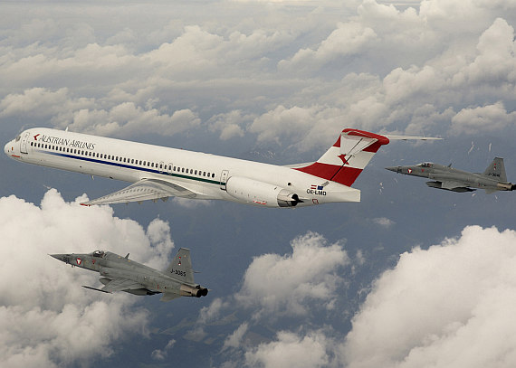 AUA Austrian Airlines MD-80 Ausflottung MD-83 mit F-5E Tiger Foto AUA via Bundesheer_3