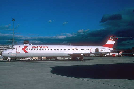 AUA Austrian Airlines MD-80 Flughafen Wien Foto AUA AUA Austrian Airlines MD-80 Flughafen Wien Foto AUA