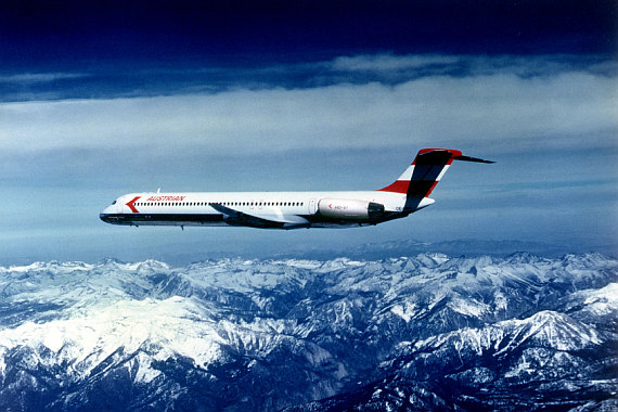MD-81 der AUA im Flug.
