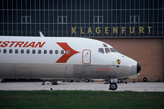 AUA Austrian Airlines MD-83 Flughafen Klagenfurt Foto Archiv Austrian Airlines