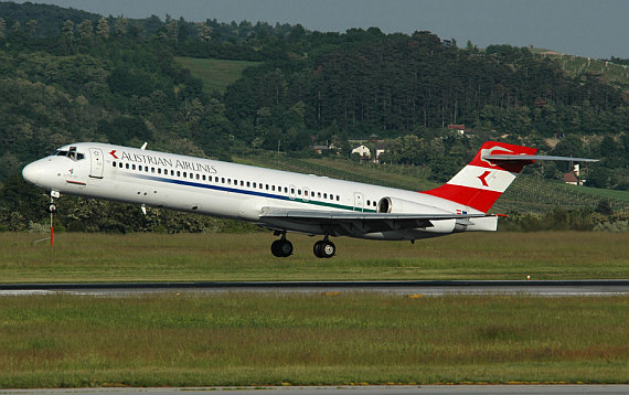AUA Austrian Airlines MD-87 Landung Foto AUA