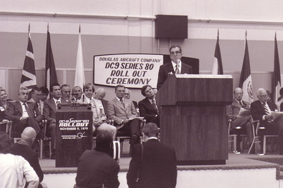 Pressekonferenz anlässlich des Erstfluges der DC-9 Super 80, die später in MD-80 umbenannt wurde.