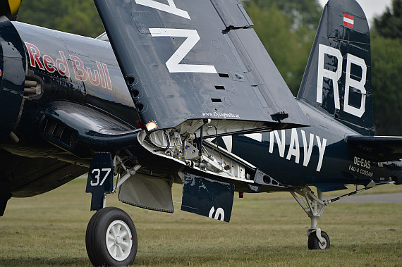 Flugplatzfest STockerau 2015 Foto Huber Austrian Wings Media Crew Flying Bulls F4U Corsair Klappflügel