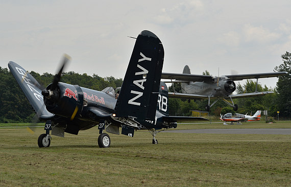 Flugplatzfest STockerau 2015 Foto Huber Austrian Wings Media Crew Flying Bulls F4U Corsair an-2 landung