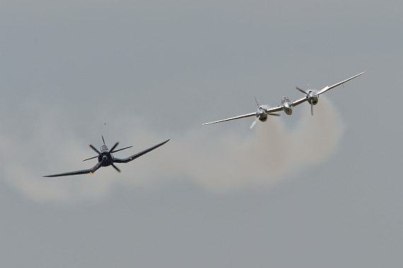 Flugplatzfest STockerau 2015 Foto Huber Austrian Wings Media Crew Flying Bulls Formation F4U Corsair P-38 Lightning_1