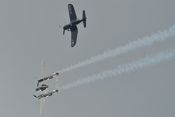 Flugplatzfest STockerau 2015 Foto Huber Austrian Wings Media Crew Flying Bulls Formation F4U Corsair P-38 Lightning_11