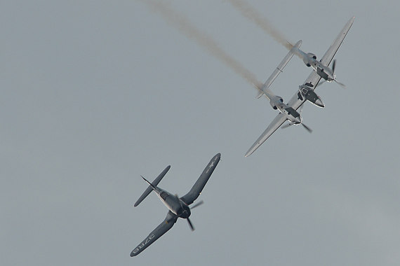 Flugplatzfest STockerau 2015 Foto Huber Austrian Wings Media Crew Flying Bulls Formation F4U Corsair P-38 Lightning_15