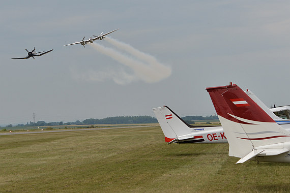 Flugplatzfest STockerau 2015 Foto Huber Austrian Wings Media Crew Flying Bulls Formation F4U Corsair P-38 Lightning_2