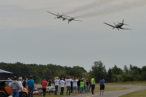 Flugplatzfest STockerau 2015 Foto Huber Austrian Wings Media Crew Flying Bulls Formation F4U Corsair P-38 Lightning_6