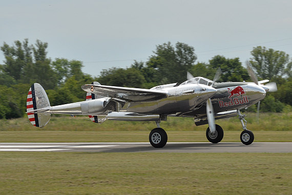 Flugplatzfest STockerau 2015 Foto Huber Austrian Wings Media Crew Flying Bulls P-38 Lightning Landung_1