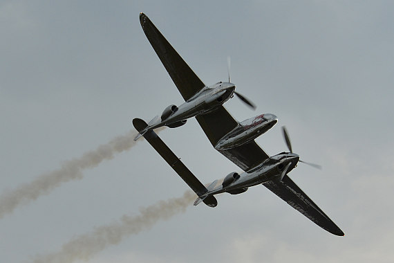 Flugplatzfest STockerau 2015 Foto Huber Austrian Wings Media Crew Flying Bulls P-38 Lightning display