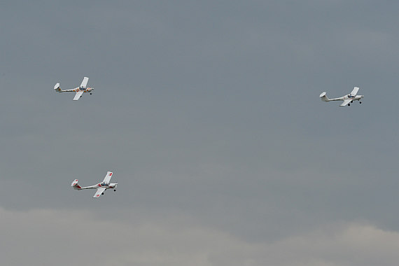 Flugplatzfest STockerau 2015 Foto Huber Austrian Wings Media Crew Katana Formation