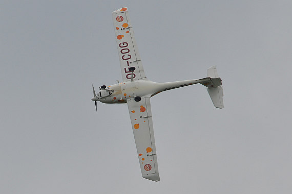 Flugplatzfest STockerau 2015 Foto Huber Austrian Wings Media Crew Katana OE-COG