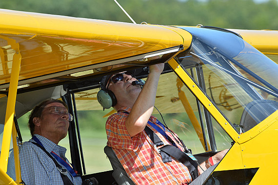 Flugplatzfest Stockerau 2015 28062015 Foto Huber Austrian Wings Media Crew AAM Piper Cub OE-CUB Franz List Anton Wildberger im Cockpit_1