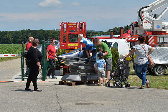 Flugplatzfest Stockerau 2015 28062015 Foto Huber Austrian Wings Media Crew Besucher Kinder