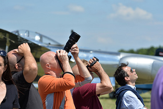 Flugplatzfest Stockerau 2015 28062015 Foto Huber Austrian Wings Media Crew Besucher Spotter