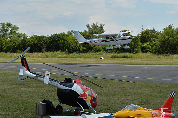 Flugplatzfest Stockerau 2015 28062015 Foto Huber Austrian Wings Media Crew Cessna 172 OE-KEX bei der Landung