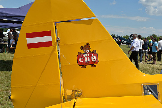 Das Austrian Aviation Museum präsentierte nach rund zehnjähriger Restaurierungsarbeit seine Piper Cub mit der stilechten Kennung OE-CUB auch im Flug.