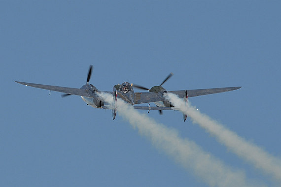 Flugplatzfest Stockerau 2015 28062015 Foto Huber Austrian Wings Media Crew Flying Bulls Display F4U Corsair P-38 Lightning_5