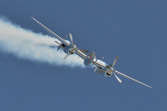 Flugplatzfest Stockerau 2015 28062015 Foto Huber Austrian Wings Media Crew Flying Bulls Display F4U Corsair P-38 Lightning_9