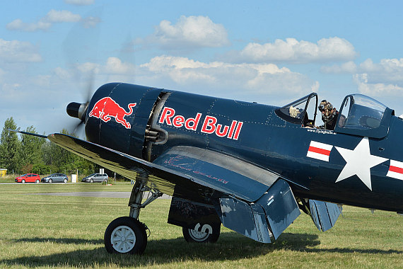 Flugplatzfest Stockerau 2015 28062015 Foto Huber Austrian Wings Media Crew Flying Bulls Pilot Corsair Engine Startup